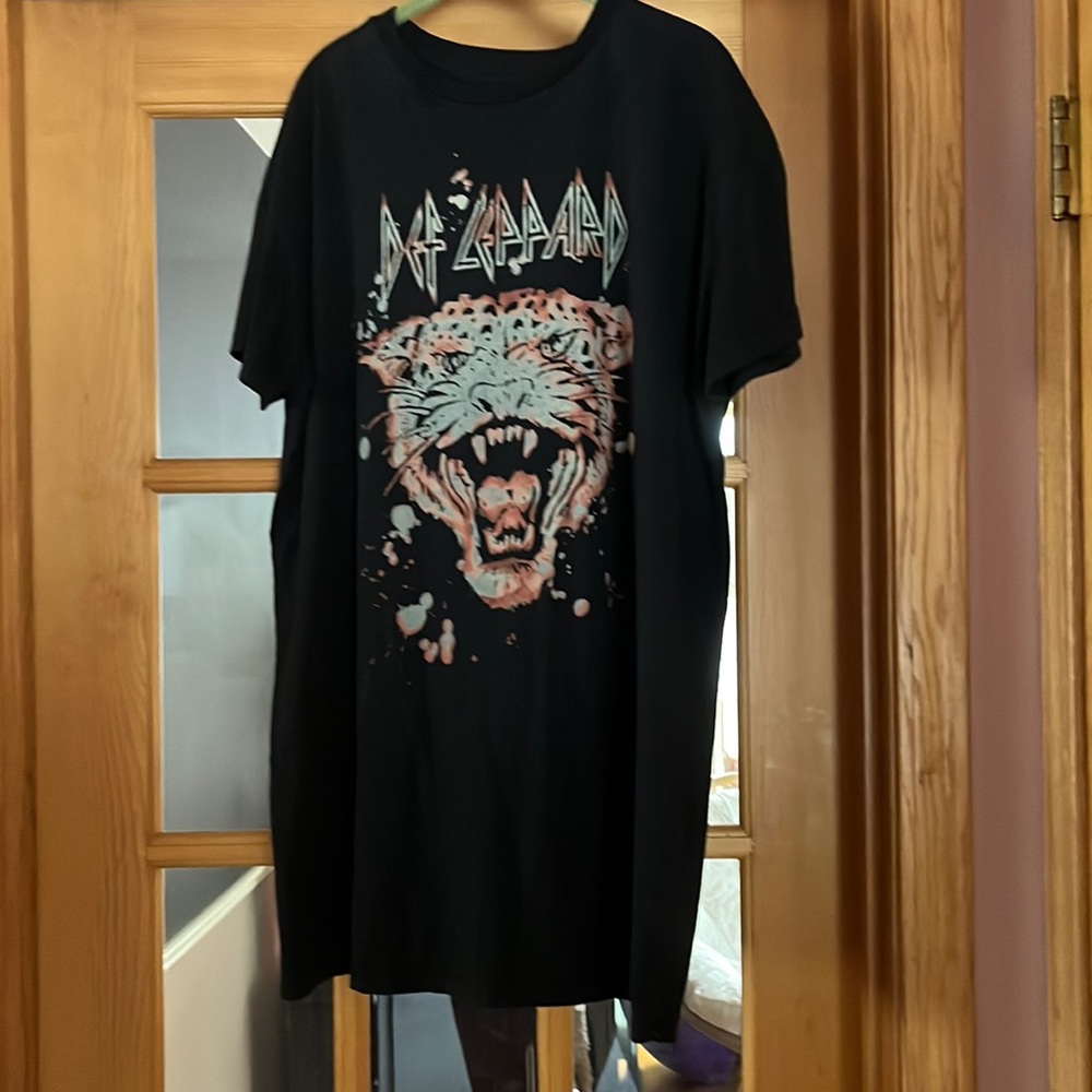 Def Leppard lounge dress